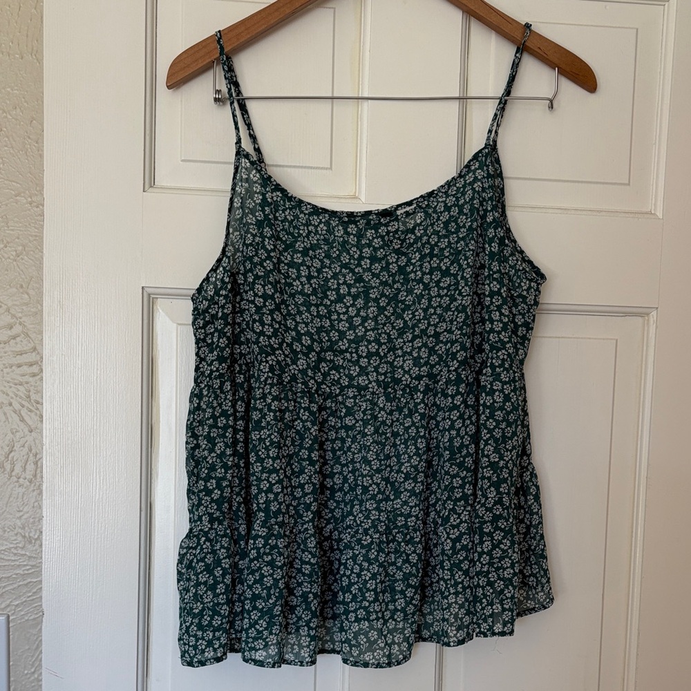 H&M tiered tank top Women’s Large
